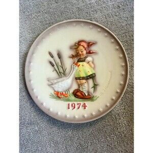Vintage 1974 W. Goebel-Porzellan Fabrik MJ Hummel 267 4th Annual Plate Germany